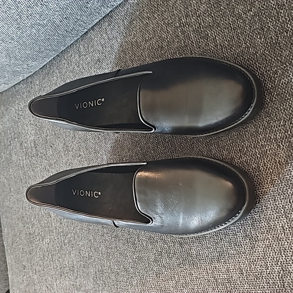 Vionic Willa wimens wedge black leather water proof shoe - Picture 2 of 7